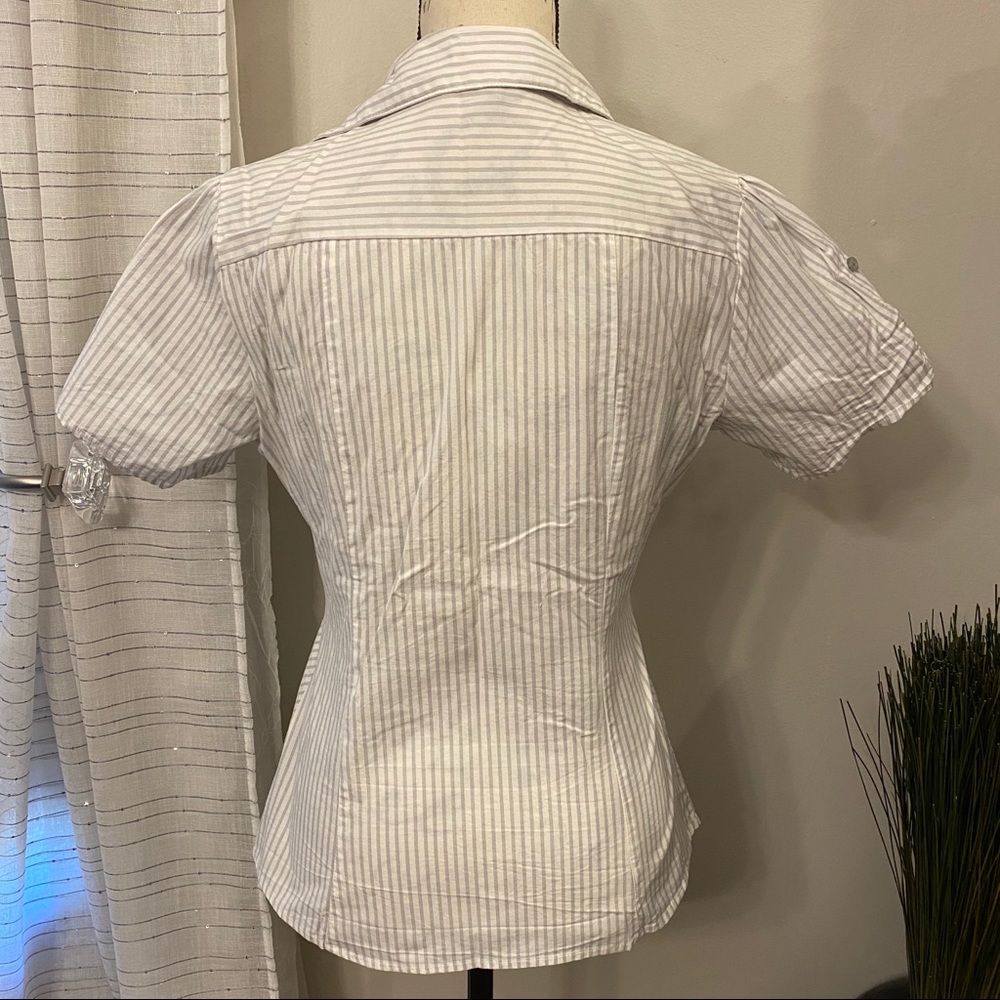 Beautiful Button Down Top Size Large - image 2